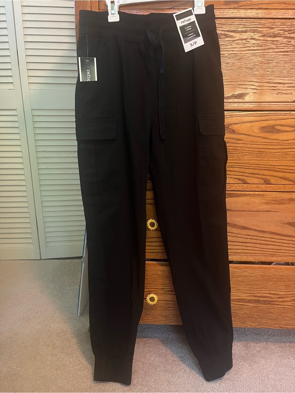 NWT Refuge Women’s Black Cargo Classic Jogger Pants